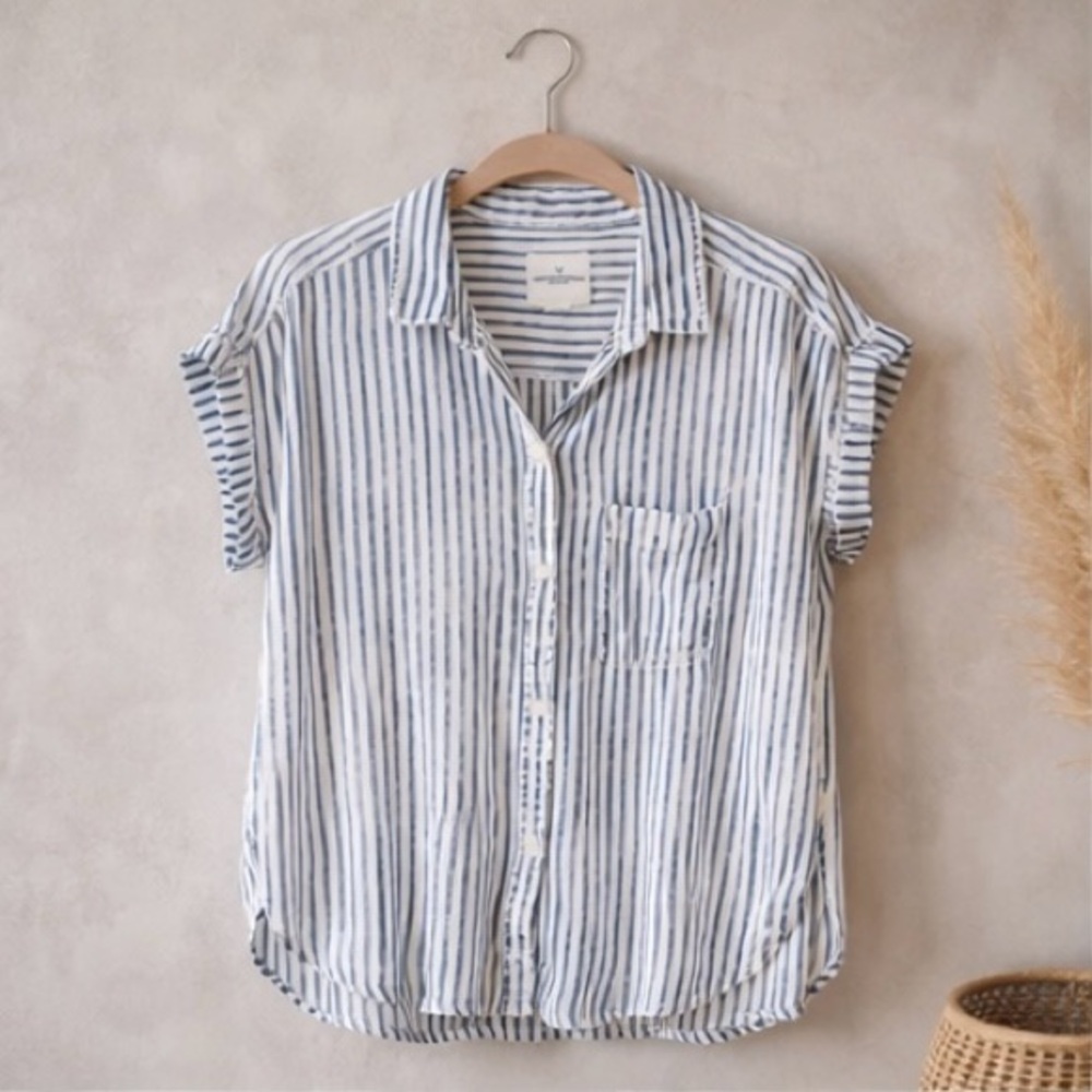 American Eagle Blue White Striped Button Up Shirt Lightweight Coastal Casual - Picture 11 of 13